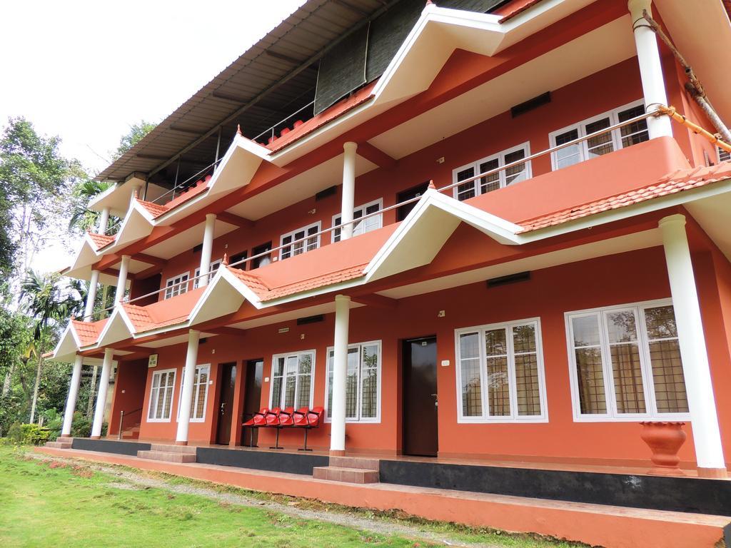Sunbird Garden Resort Krishnagiri Esterno foto