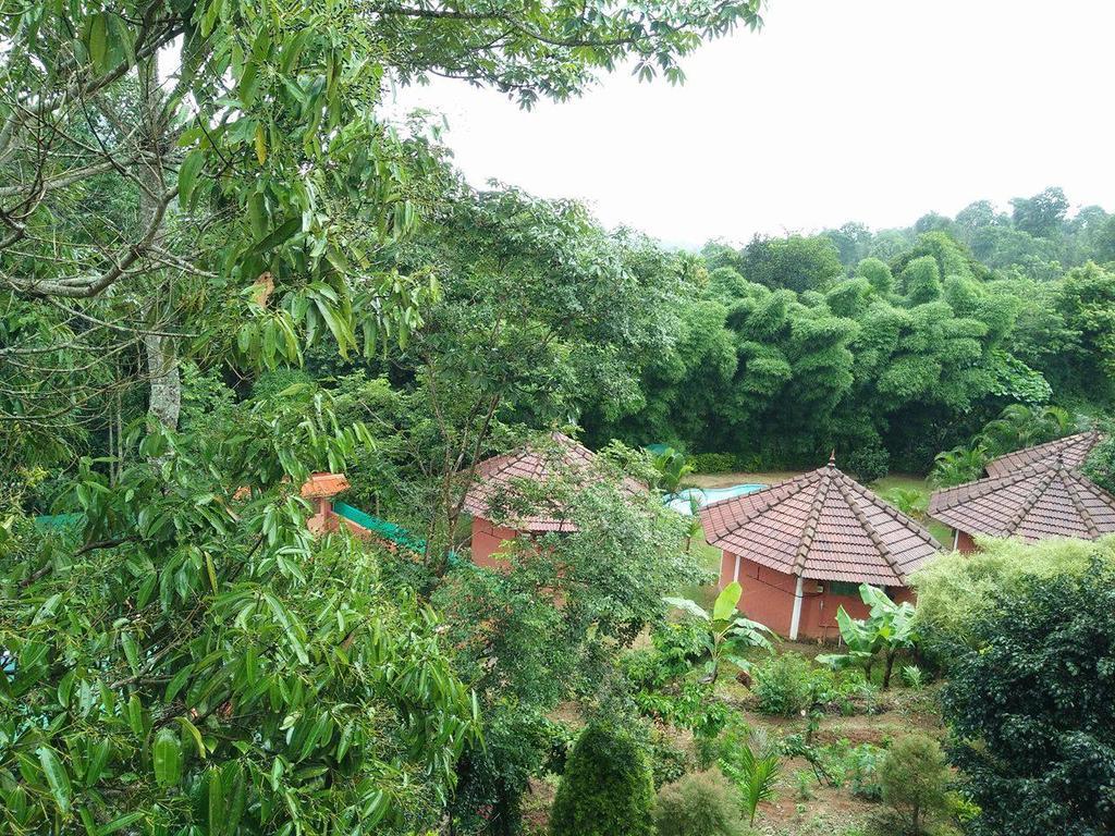 Sunbird Garden Resort Krishnagiri Esterno foto