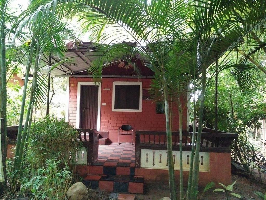 Sunbird Garden Resort Krishnagiri Esterno foto