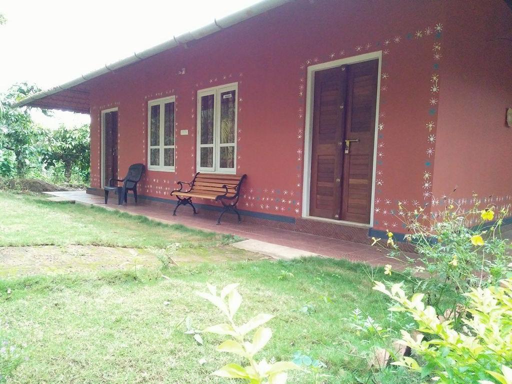 Sunbird Garden Resort Krishnagiri Esterno foto