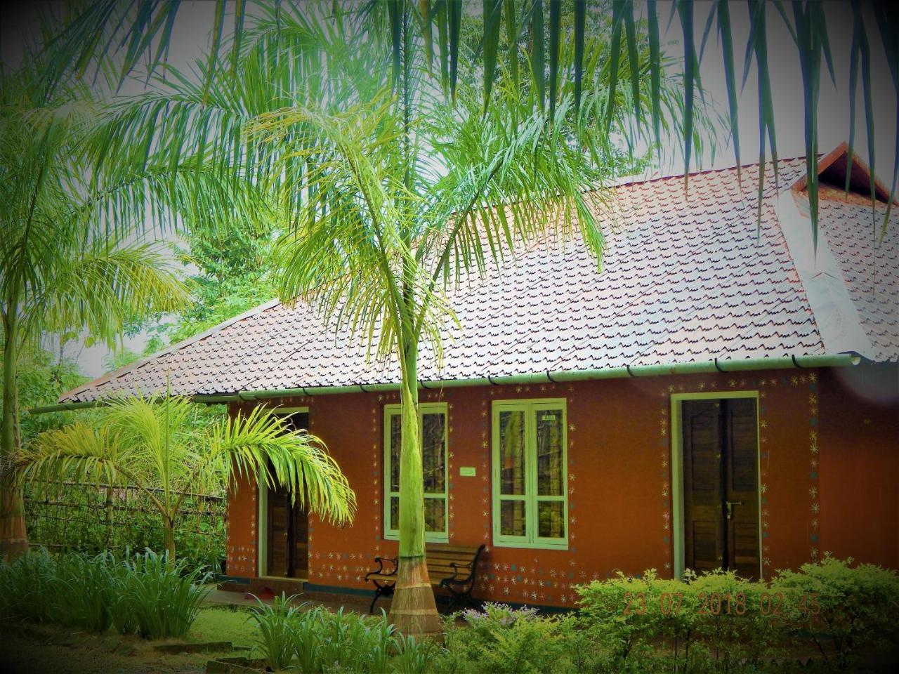 Sunbird Garden Resort Krishnagiri Esterno foto